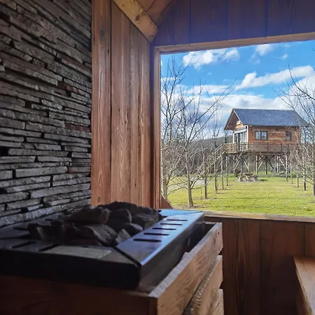 Baumhaus Heuhuette *