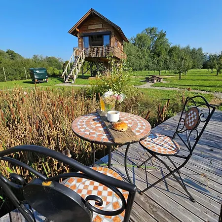 Baumhaus Heuhuette * זאלם