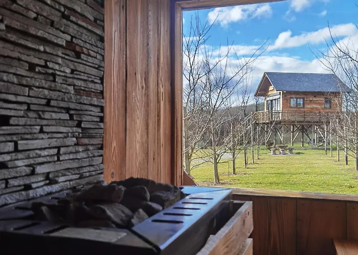 Baumhaus Heuhuette *